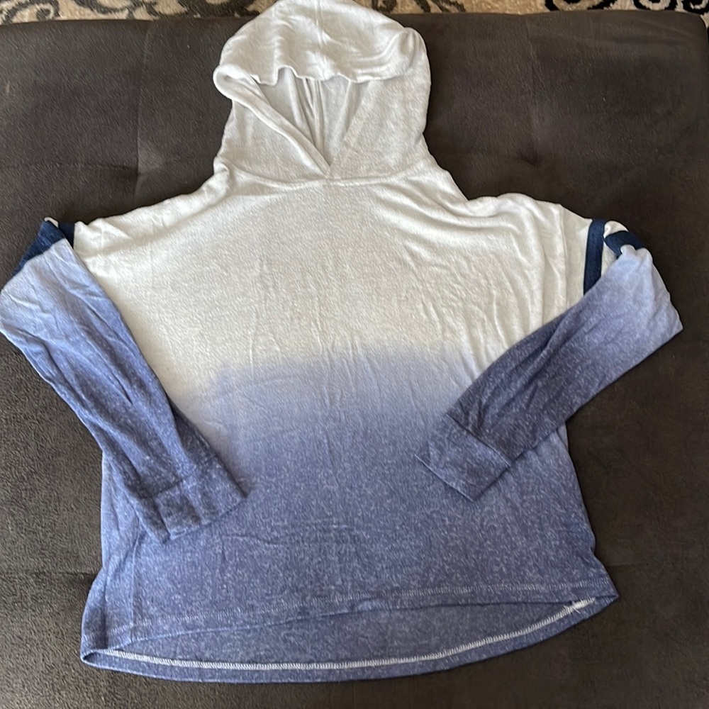 Ombré hooded long sleeve